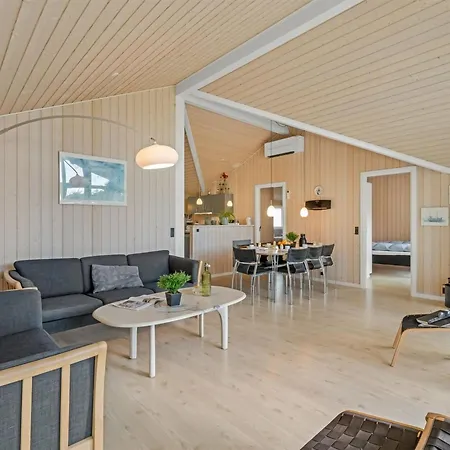 Dagny - 300m From The Sea By Interhome *