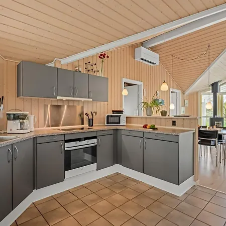 Dagny - 300m From The Sea By Interhome Фанё
